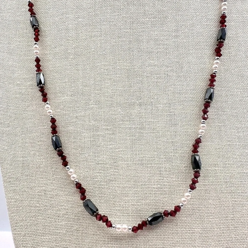 Vintage Y2K Silver Tone Faux Pearl Red Beaded‎ Necklace Women's Classic Jewelry